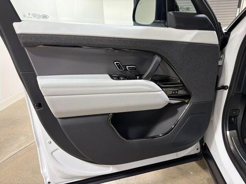 2023 Land Rover Range Rover Sport SE