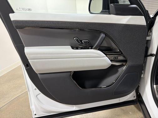 2023 Land Rover Range Rover Sport SE