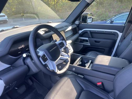 2024 Land Rover Defender P300 S