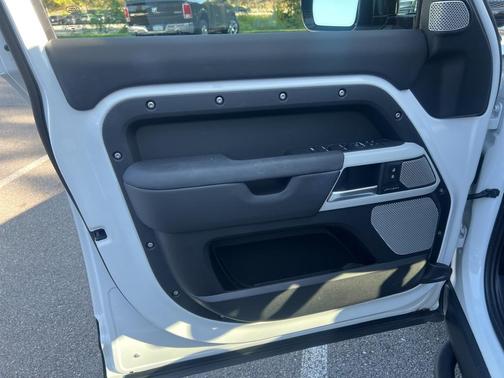 2024 Land Rover Defender P300 S