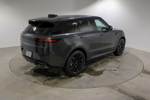 2026 Land Rover Range Rover Sport 5.0L Supercharged Dynamic