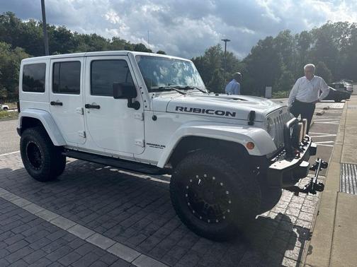 Bright White Clearcoat 2017 Jeep Wrangler Unlimited Rubicon