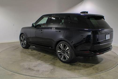 Constellation Blue Ultra Metallic Gloss 2026 Land Rover Range Rover P550e SE