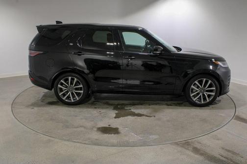 2025 Land Rover Discovery P300 Dynamic SE