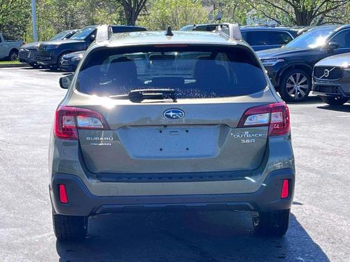 Wilderness Green Metallic 2019 Subaru Outback 3.6R Limited