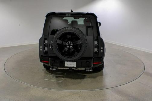 2024 Land Rover Defender P500 V8