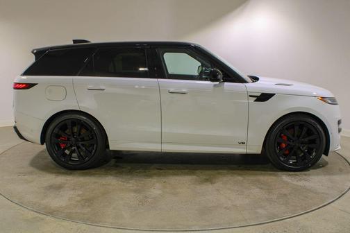 Fuji White 2026 Land Rover Range Rover Sport P530 Dynamic SE