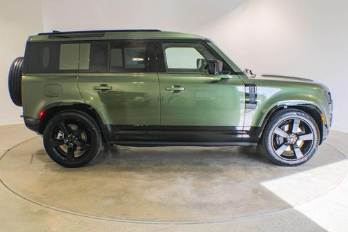 Woolstone Green 2026 Land Rover Defender P400 X-Dynamic SE