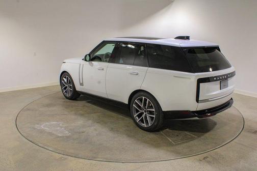 Ostuni Pearl White 2026 Land Rover Range Rover Autobiography SWB