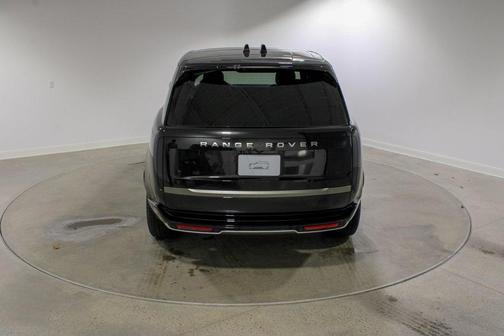 2025 Land Rover Range Rover P400 SE