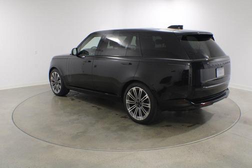 Santorini Black 2026 Land Rover Range Rover P400 SE LWB 7 Seat