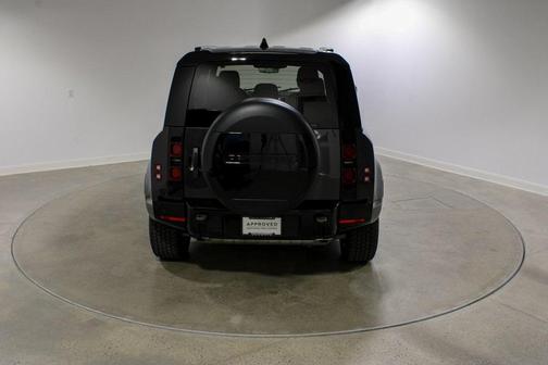 2022 Land Rover Defender 110 X-Dynamic SE
