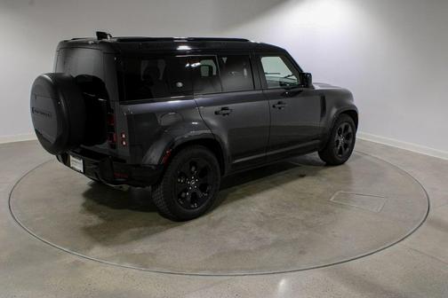 2022 Land Rover Defender 110 X-Dynamic SE