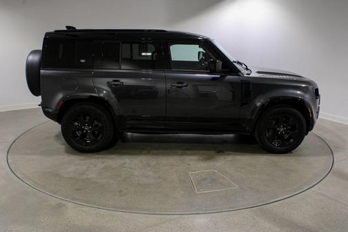2022 Land Rover Defender 110 X-Dynamic SE