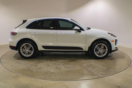 White 2021 Porsche Macan Base