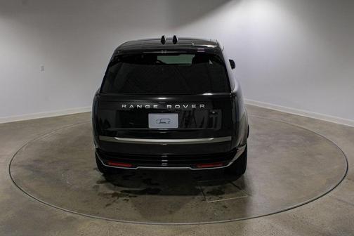 2025 Land Rover Range Rover P530 SE