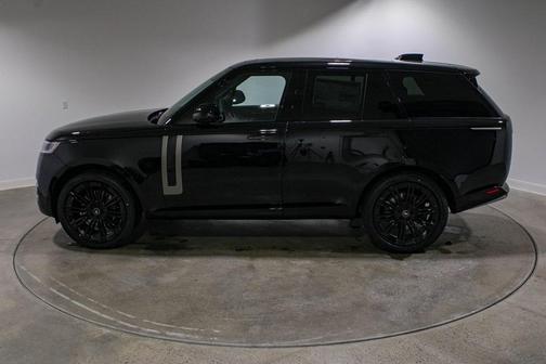2025 Land Rover Range Rover P530 SE