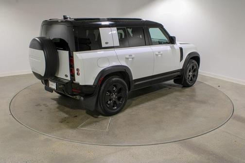 2023 Land Rover Defender 110 X-Dynamic SE