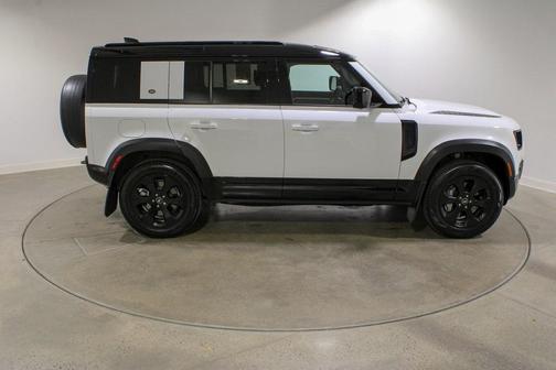 2023 Land Rover Defender 110 X-Dynamic SE