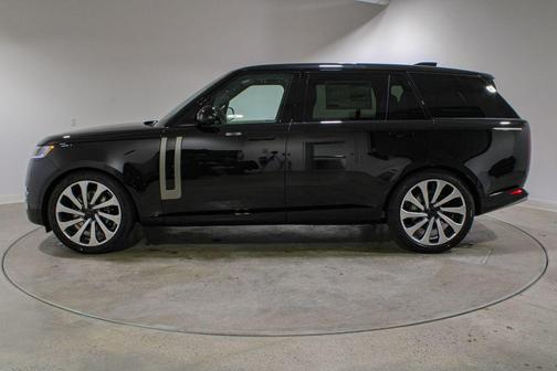 Santorini Black 2026 Land Rover Range Rover P530 SE LWB 7 Seat