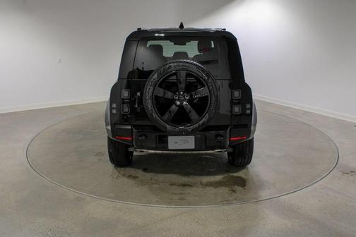 2026 Land Rover Defender 110 X-Dynamic SE