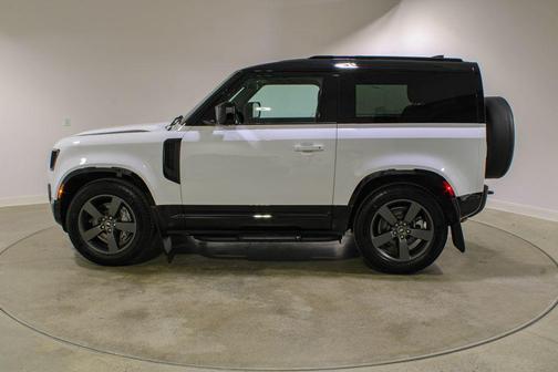 Fuji White 2025 Land Rover Defender P400 X-Dynamic SE