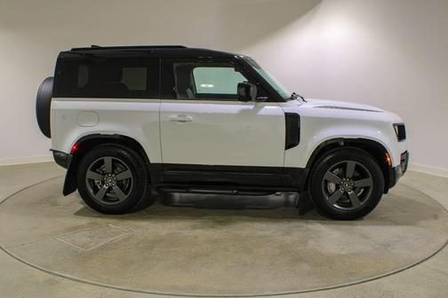 Fuji White 2025 Land Rover Defender P400 X-Dynamic SE