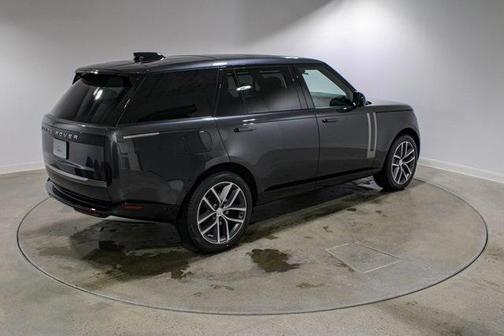 2025 Land Rover Range Rover P400 SE 7 Seat