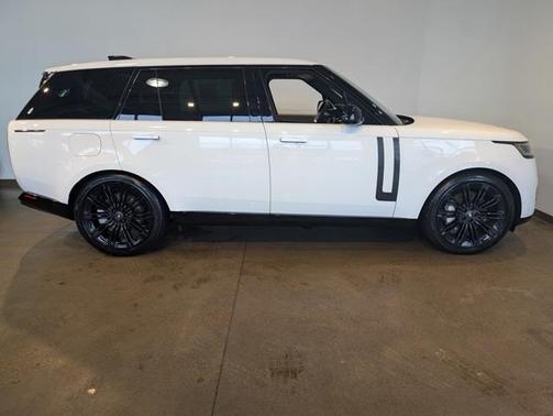 2025 Land Rover Range Rover P530 SE 7 Seat