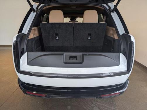 2025 Land Rover Range Rover P530 SE 7 Seat