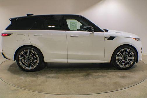 Ostuni Pearl White 2026 Land Rover Range Rover Sport P400 Dynamic SE
