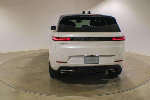 Ostuni Pearl White 2026 Land Rover Range Rover Sport P400 Dynamic SE