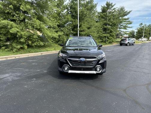 Crystal Black Silica 2024 Subaru Outback Limited