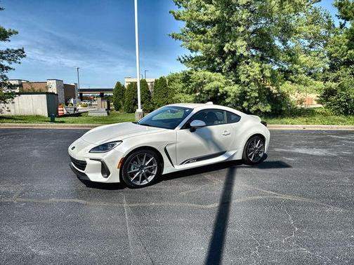 Crystal White Pearl 2024 Subaru BRZ Limited