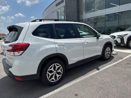2022 Subaru Forester Premium
