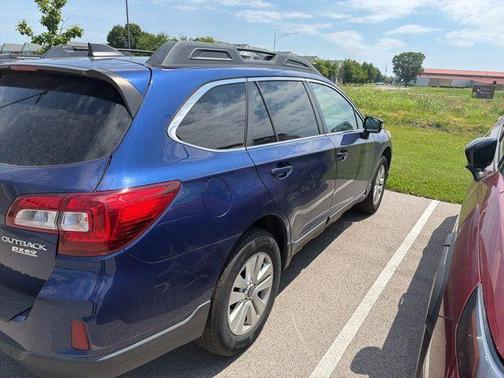 Lapis Blue Pearl 2017 Subaru Outback 2.5i Premium