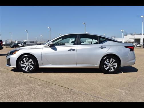 2023 Nissan Altima S FWD