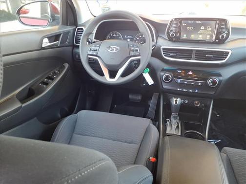 2021 Hyundai TUCSON SE