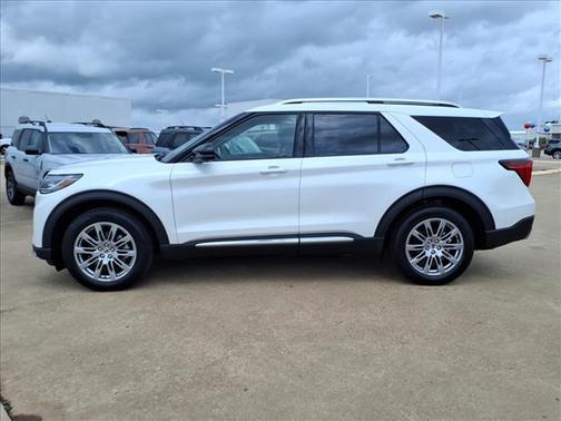 Star White Metallic Tri-Coat 2026 Ford Explorer Platinum