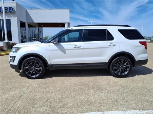 White Platinum;char Blk/Gry Lth W/Al Sde 2017 Ford Explorer XLT