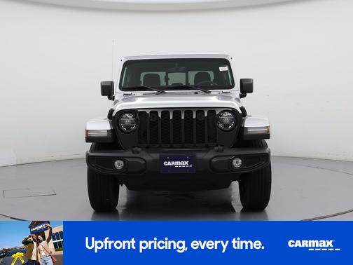 Silver 2022 Jeep Gladiator Willy's