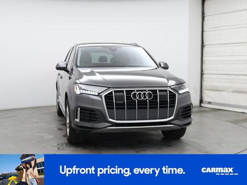 Gray 2023 Audi Q7 Premium