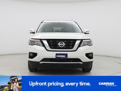 White 2018 Nissan Pathfinder SL
