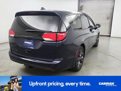 2020 Chrysler Pacifica Touring