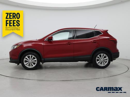Red 2017 Nissan Rogue Sport SV