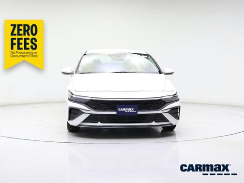 White 2024 Hyundai ELANTRA SE