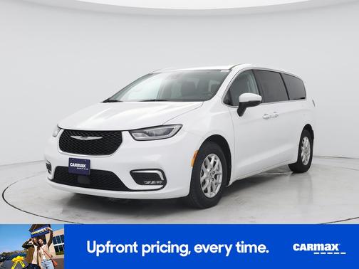 White 2023 Chrysler Pacifica Touring L