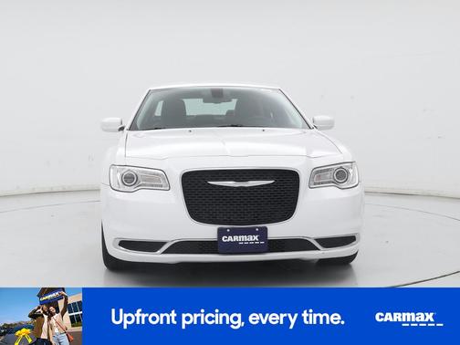 2016 Chrysler 300 Limited