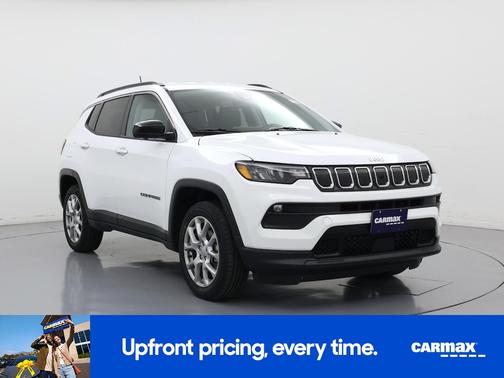 White 2022 Jeep Compass Latitude Lux