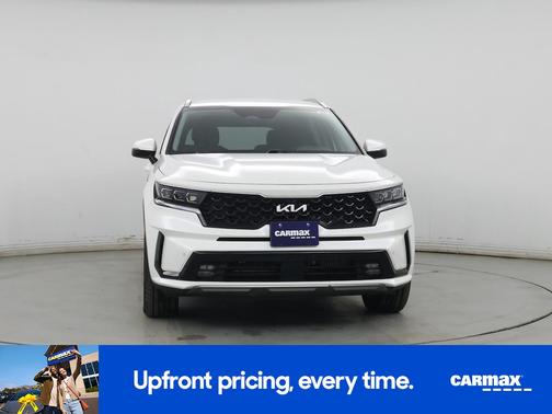 White 2022 Kia Sorento Plug-In Hybrid SX